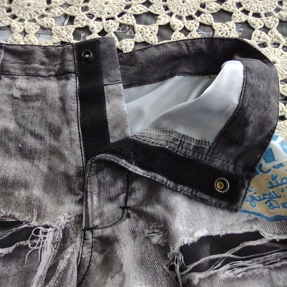 Faux Distressed Shorts - Picture 14 of 14